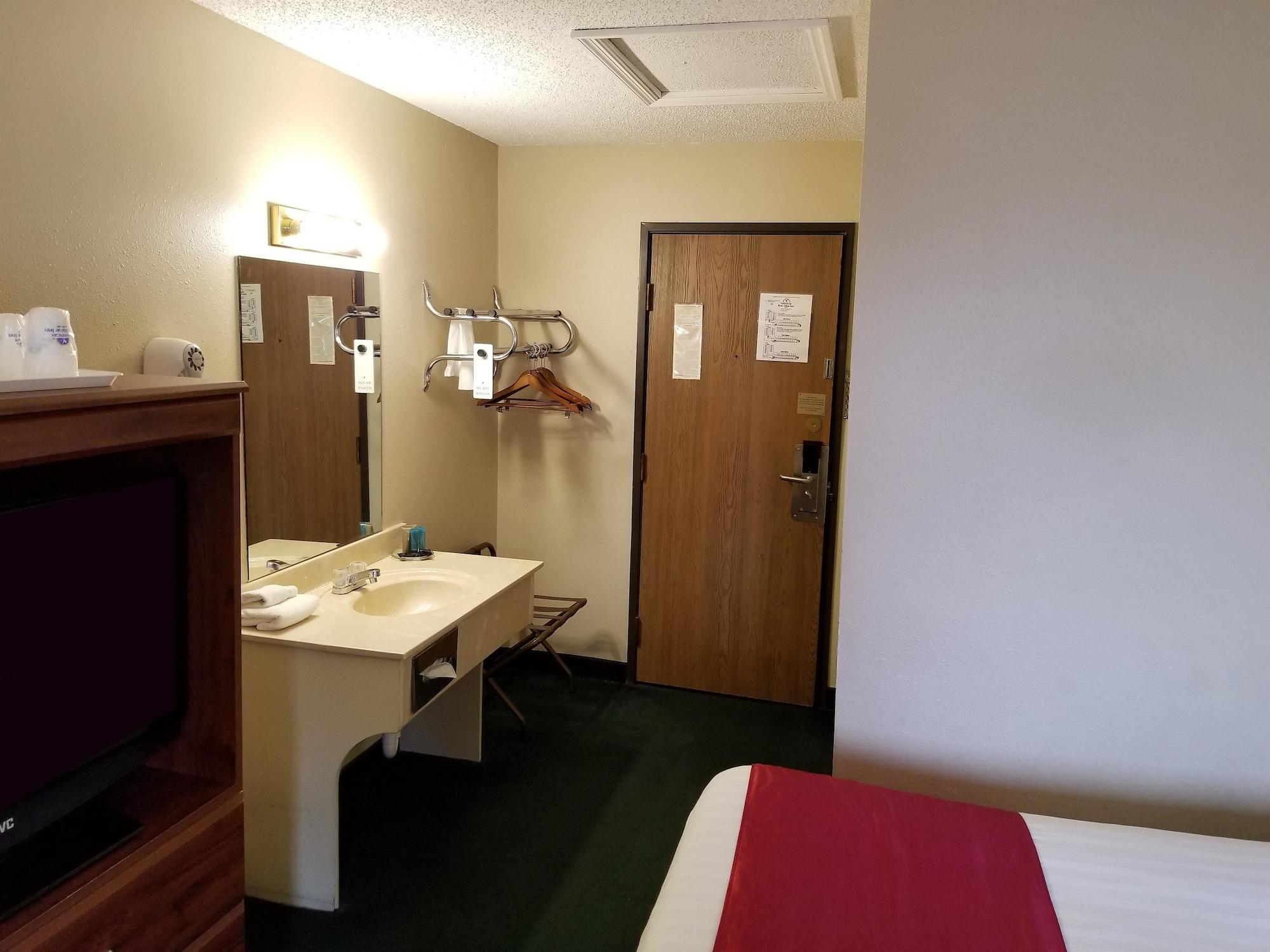 Americas Best Value Inn St. Louis / South Mehlville Екстериор снимка