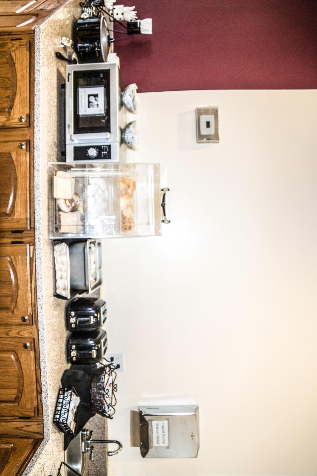 Americas Best Value Inn St. Louis / South Mehlville Екстериор снимка