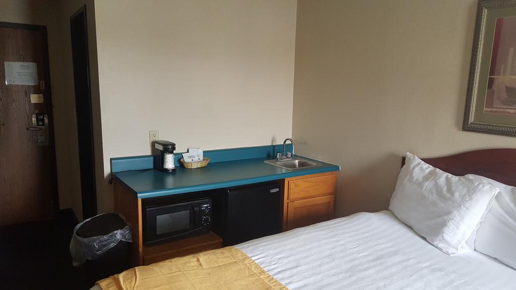 Americas Best Value Inn St. Louis / South Mehlville Екстериор снимка